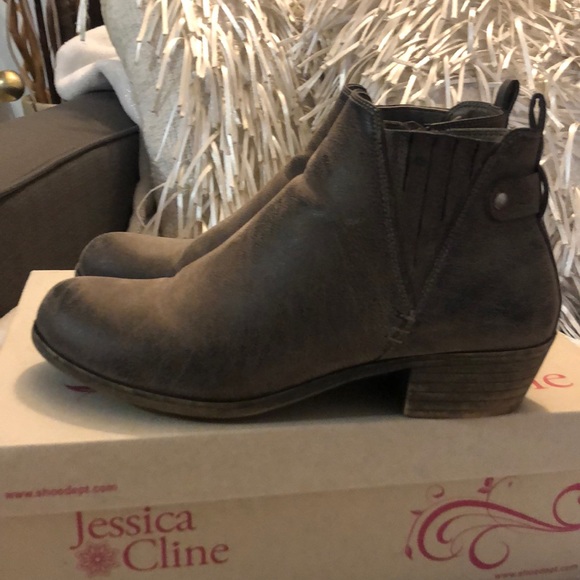 Jessica Cline (distress look) tan/brown Booties…size 7.5 women’s - Picture 1 of 6